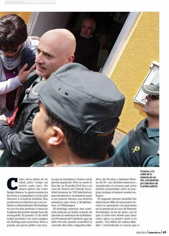 Llamera Abogadas - exterior juzgado en León con presencia de personas